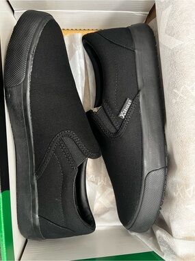 SR Max slip resistant shoes women’s 7.5